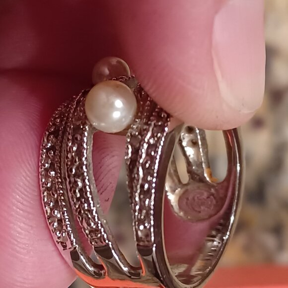Silver pearl ring - Picture 3 of 4